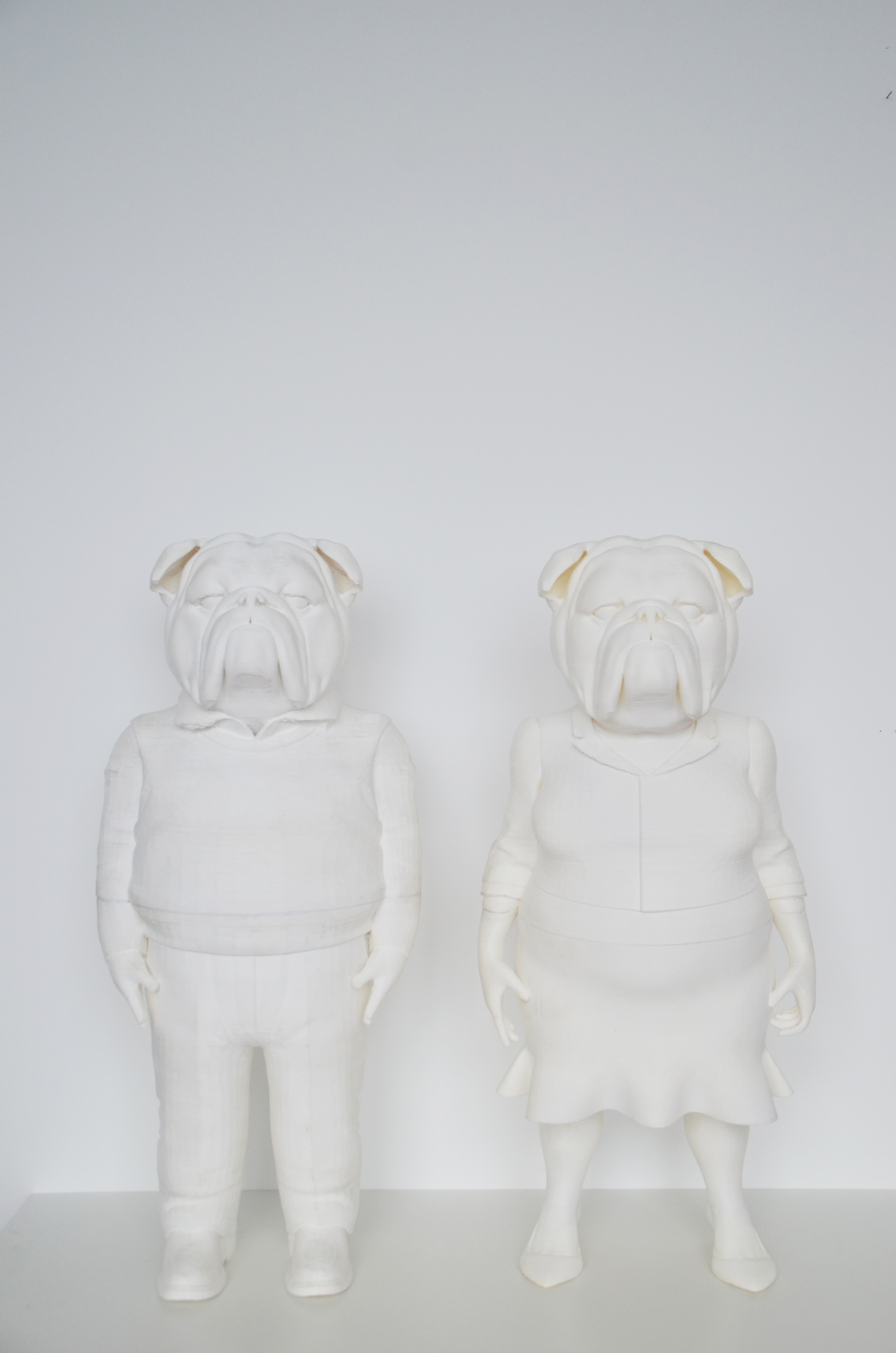 Lan Gao, L‘abito non fa il monaco, 2017, stampa 3D (abs), due elementi, cm 70 x 29 x 24 cm e 70 x 31 x 23.