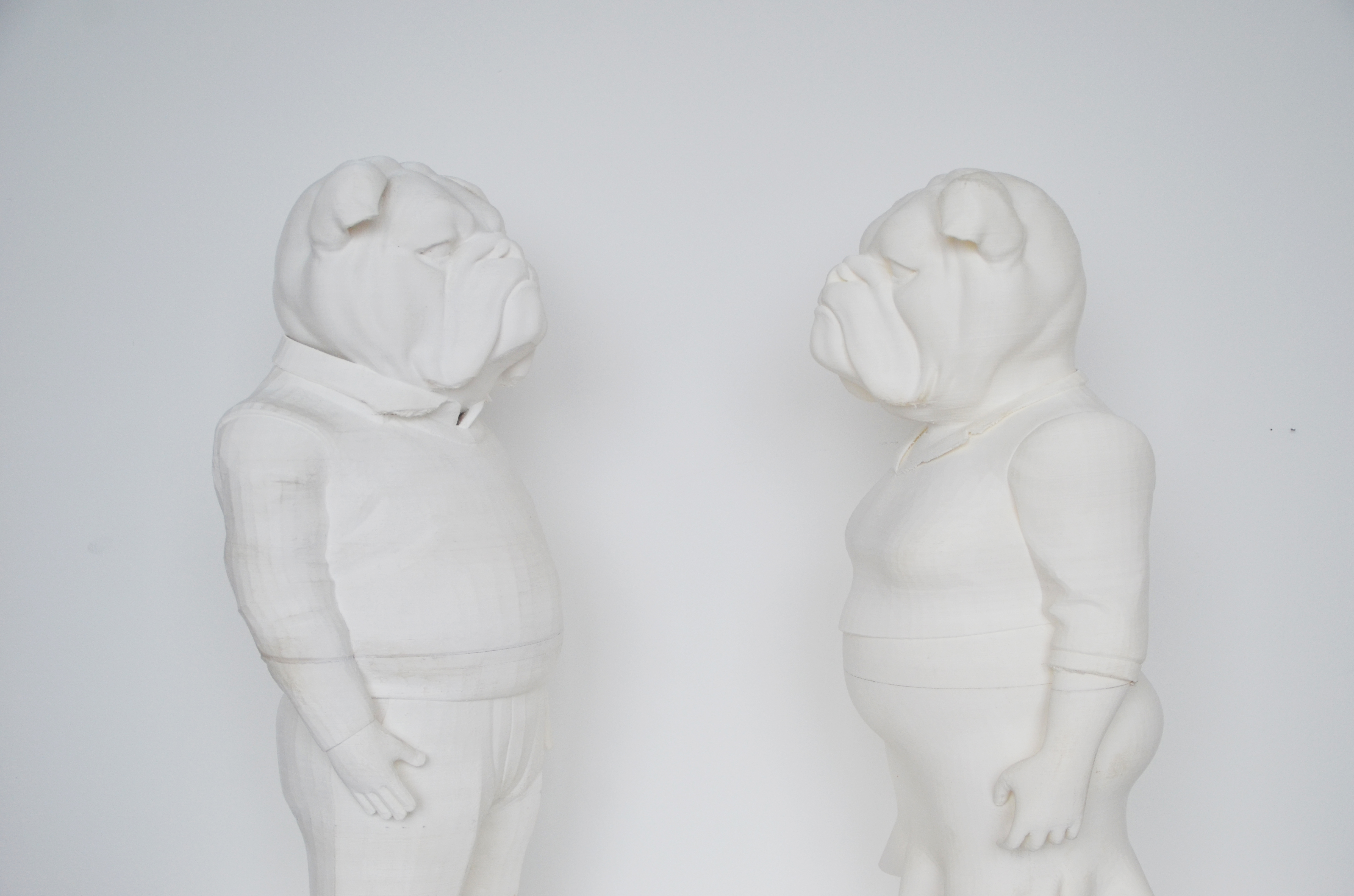 Lan Gao, L‘abito non fa il monaco, 2017, stampa 3D (abs), due elementi, cm 70 x 29 x 24 e 70 x 31 x 23.